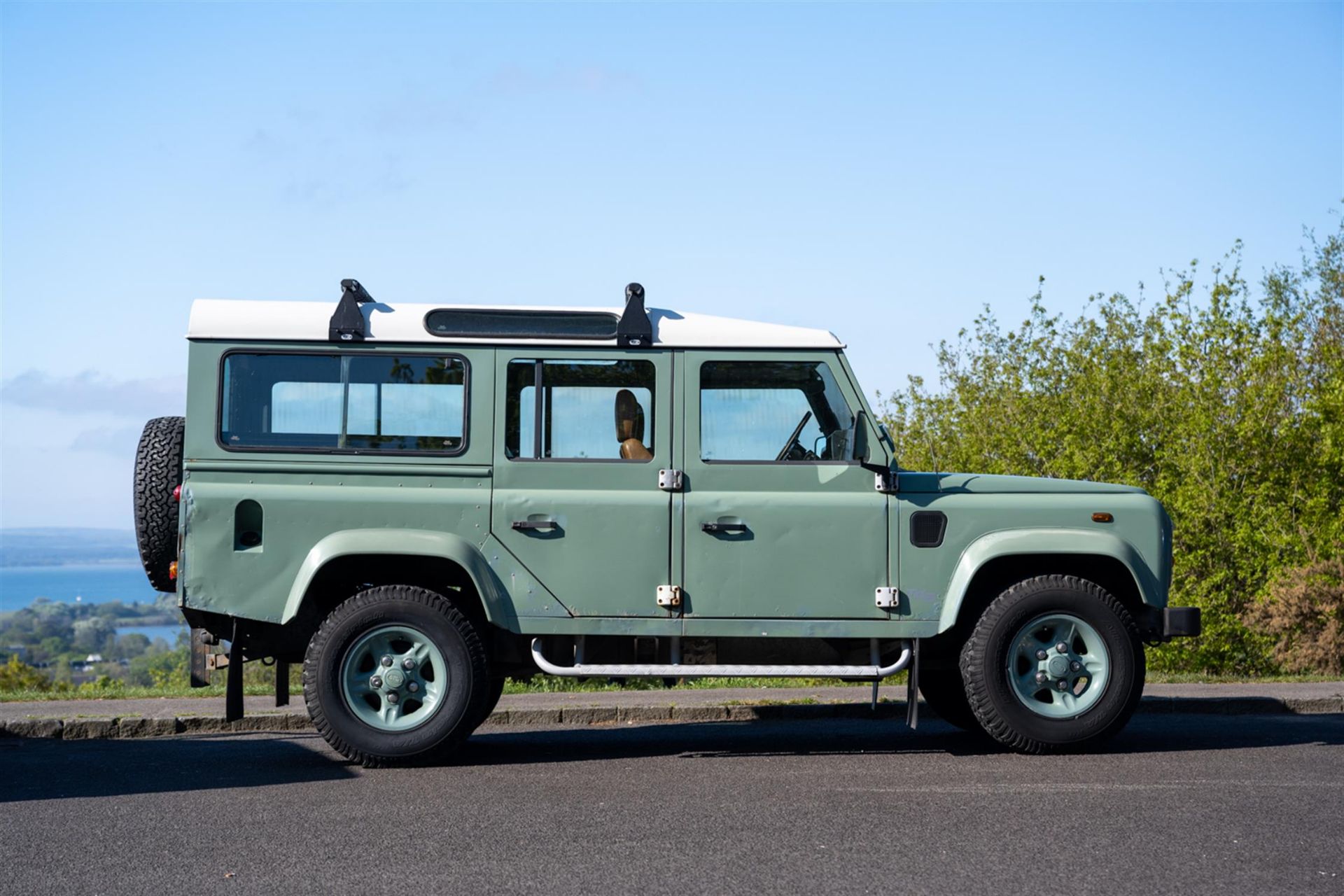 2000 Land Rover Defender 110 County TD5 Heritage - Image 5 of 10