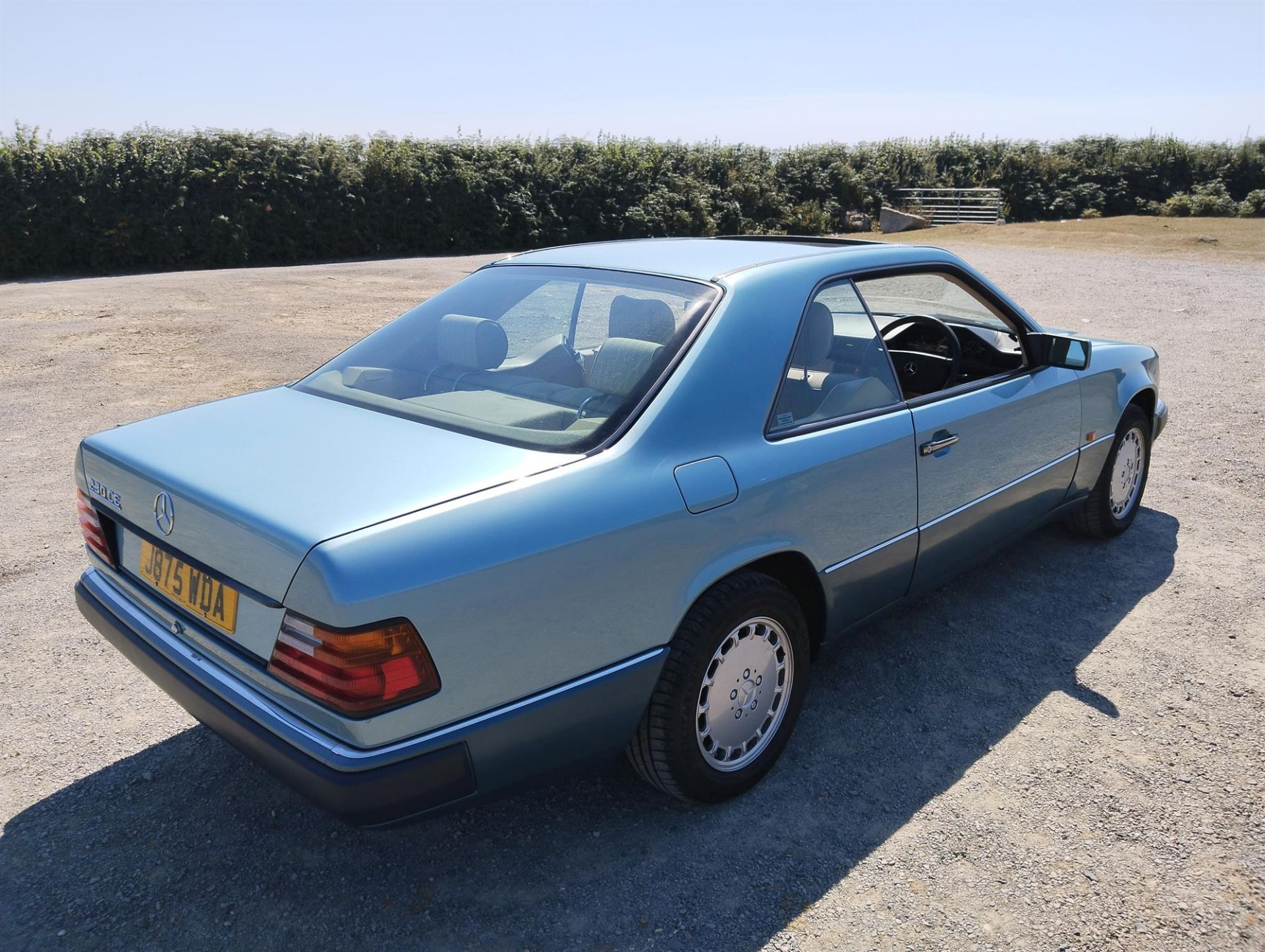 1990 Mercedes-Benz 230CE (W124) - Image 8 of 10