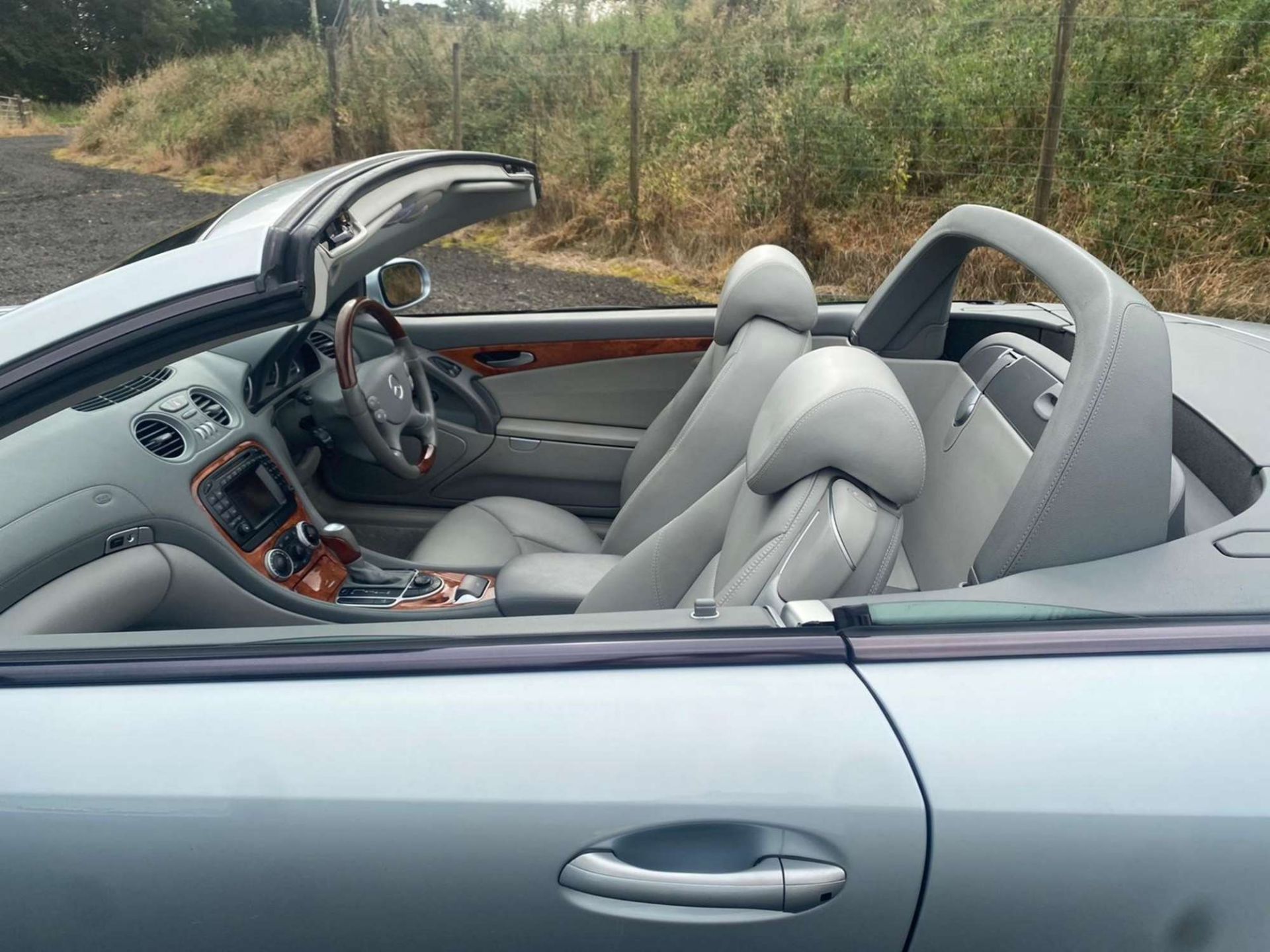 2003 Mercedes-Benz SL350 (R230) - Image 8 of 9