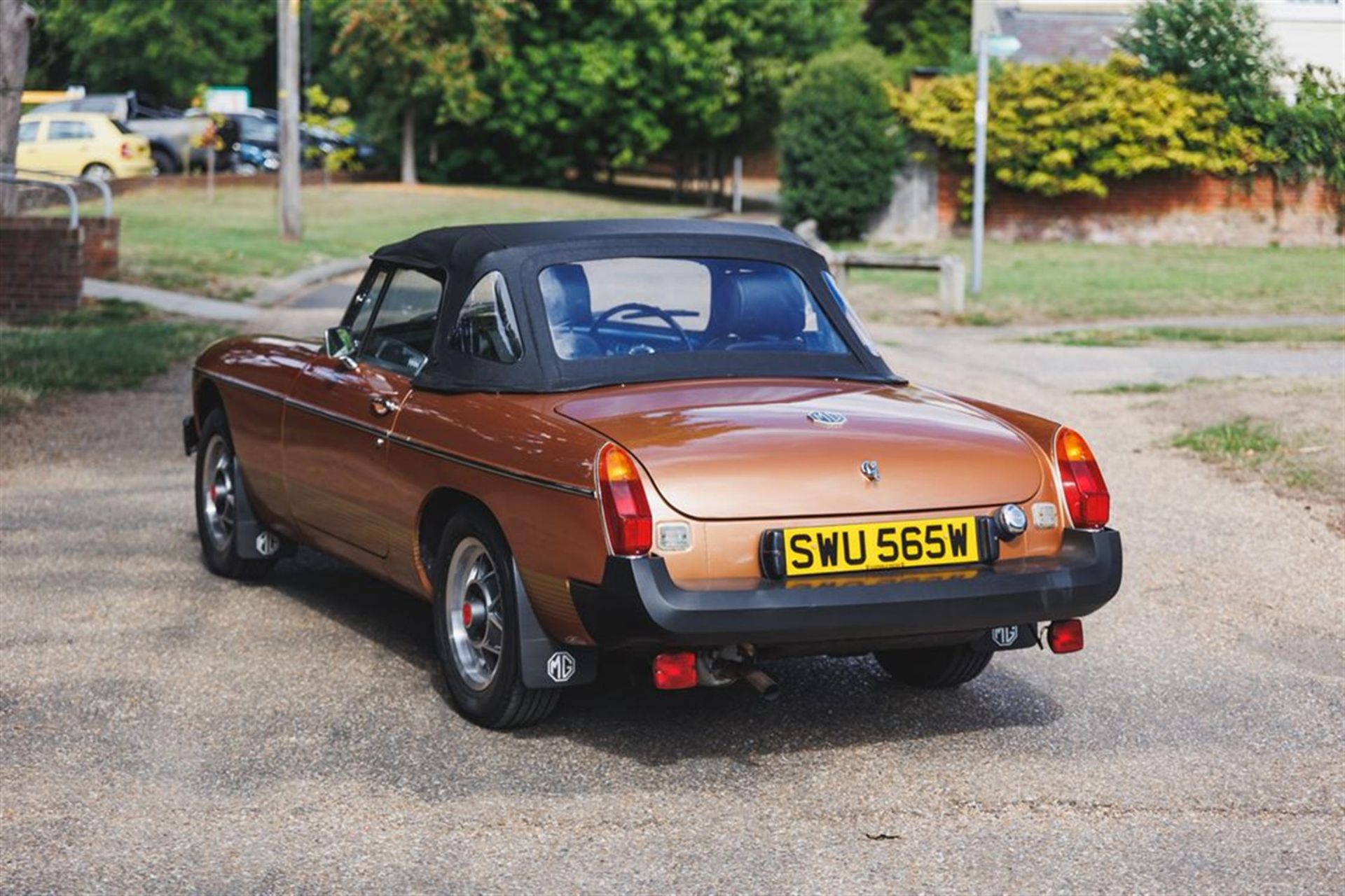 **WITHDRAWN** 1981 MG B LE Roadster - Image 4 of 10