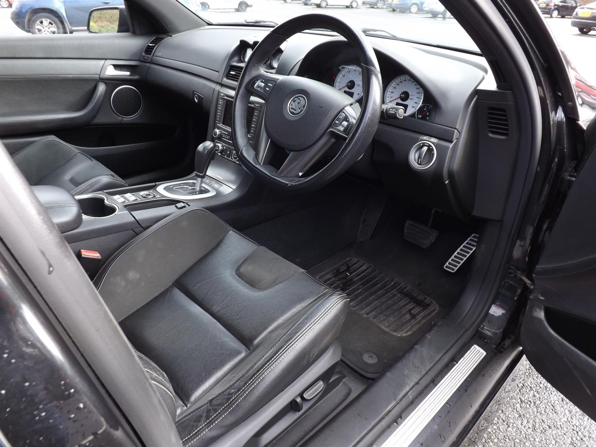 2008 Vauxhall VXR8 - Image 2 of 10