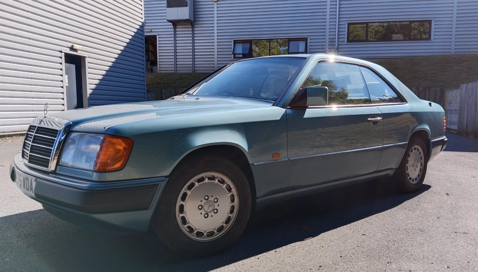 1990 Mercedes-Benz 230CE (W124) - Image 5 of 10