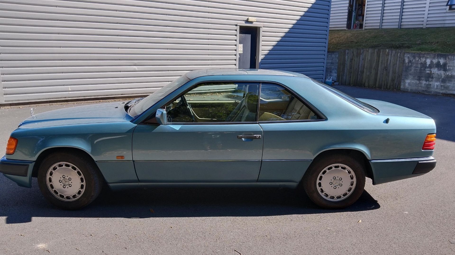 1990 Mercedes-Benz 230CE (W124) - Image 7 of 10