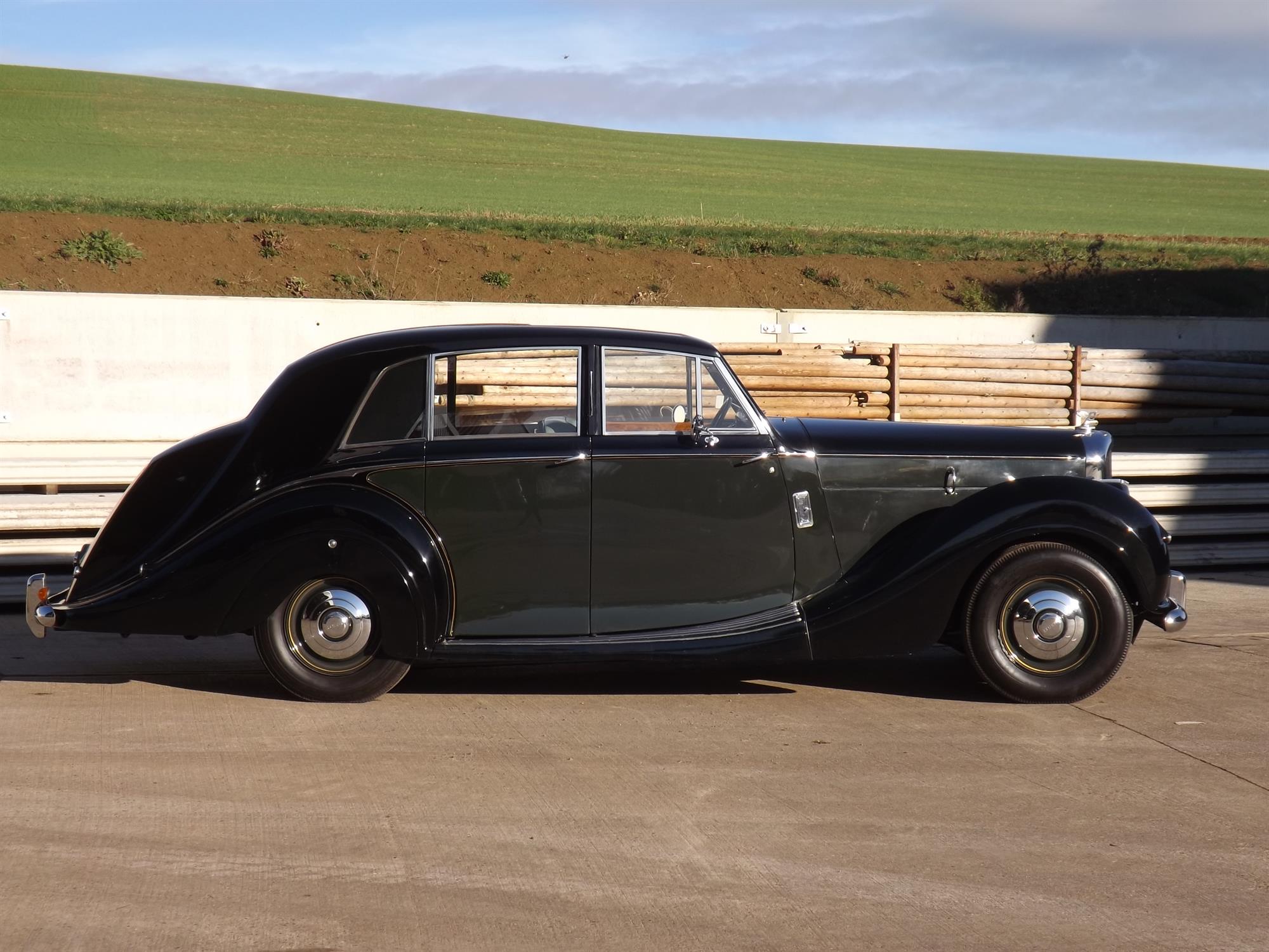 1951 Bentley Mark VI by Freestone & Webb - Image 9 of 10