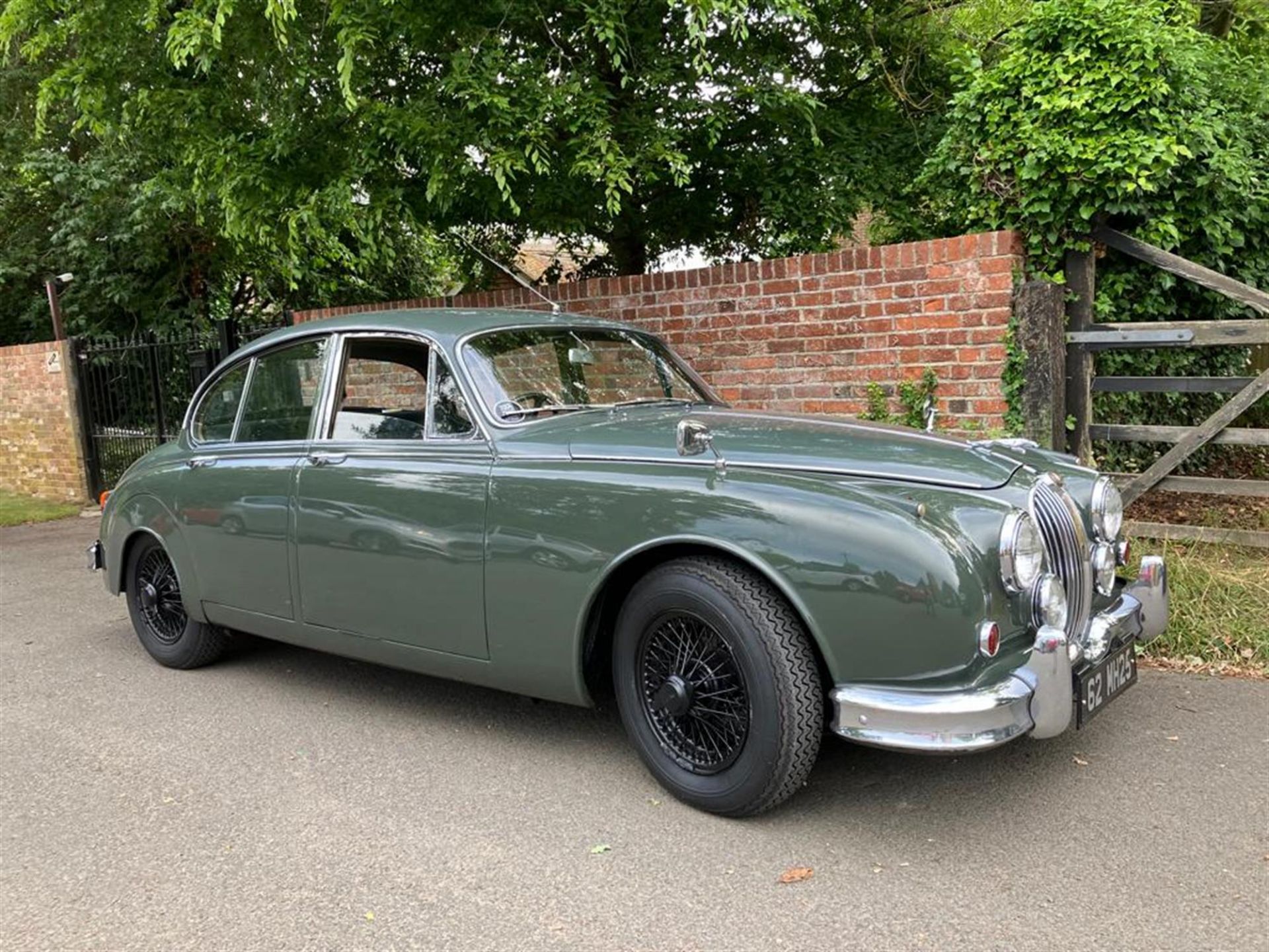 1962 Jaguar MK2 2.4 Saloon Manual Overdrive - Image 5 of 10