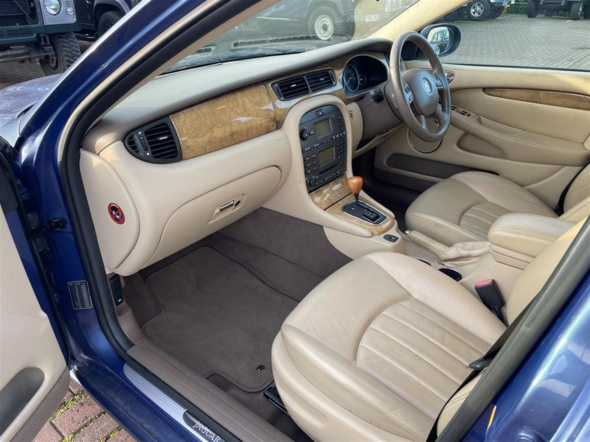 2004 Jaguar X-Type V6 SE Automatic - Image 6 of 7