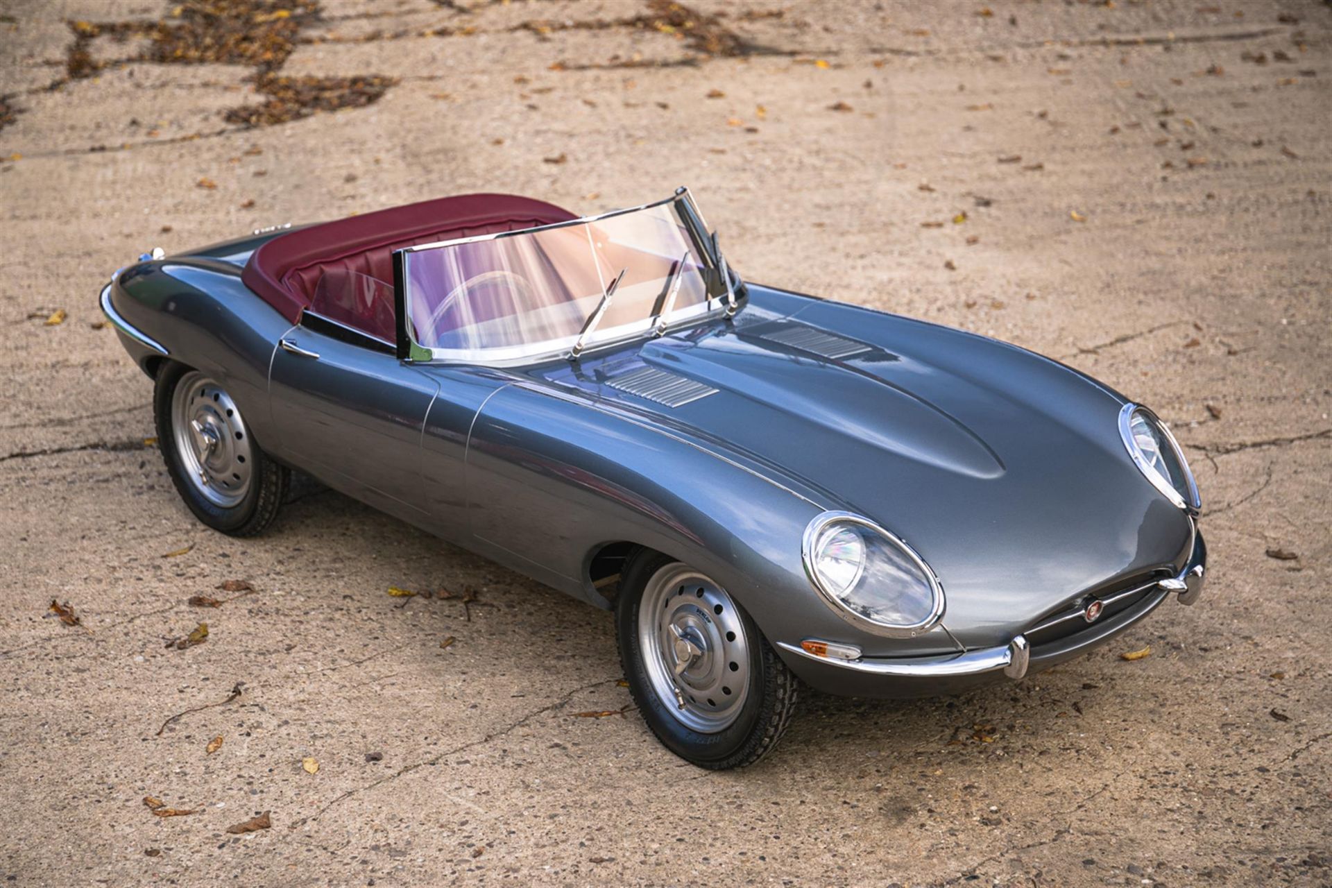 **Regretfully Withdrawn** Stunningly Detailed 1:2.5 Scale Electric Model 'Jaguar' E-Type Series 1