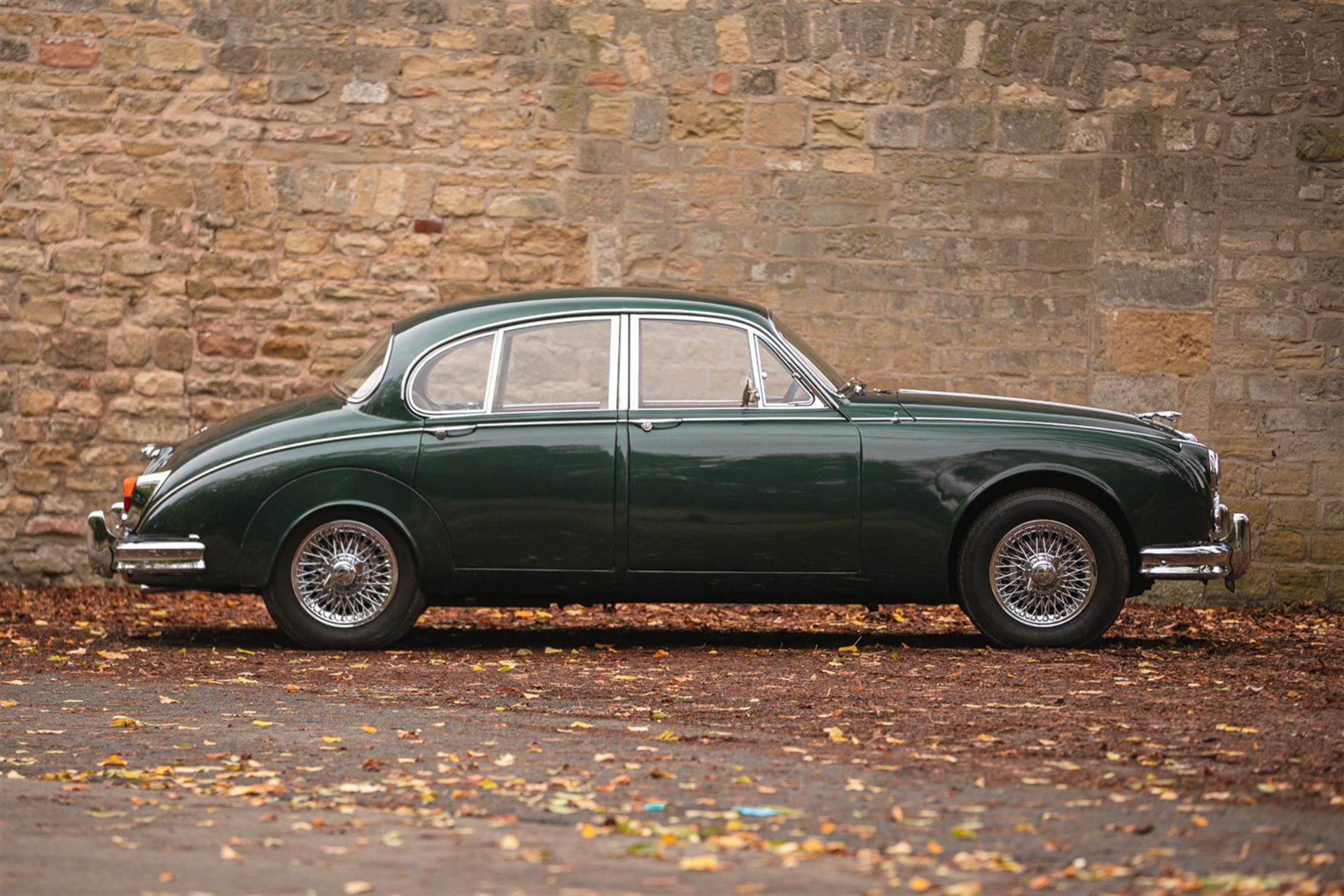 1965 Jaguar MK2 3.4 Saloon Manual Overdrive - Image 5 of 10