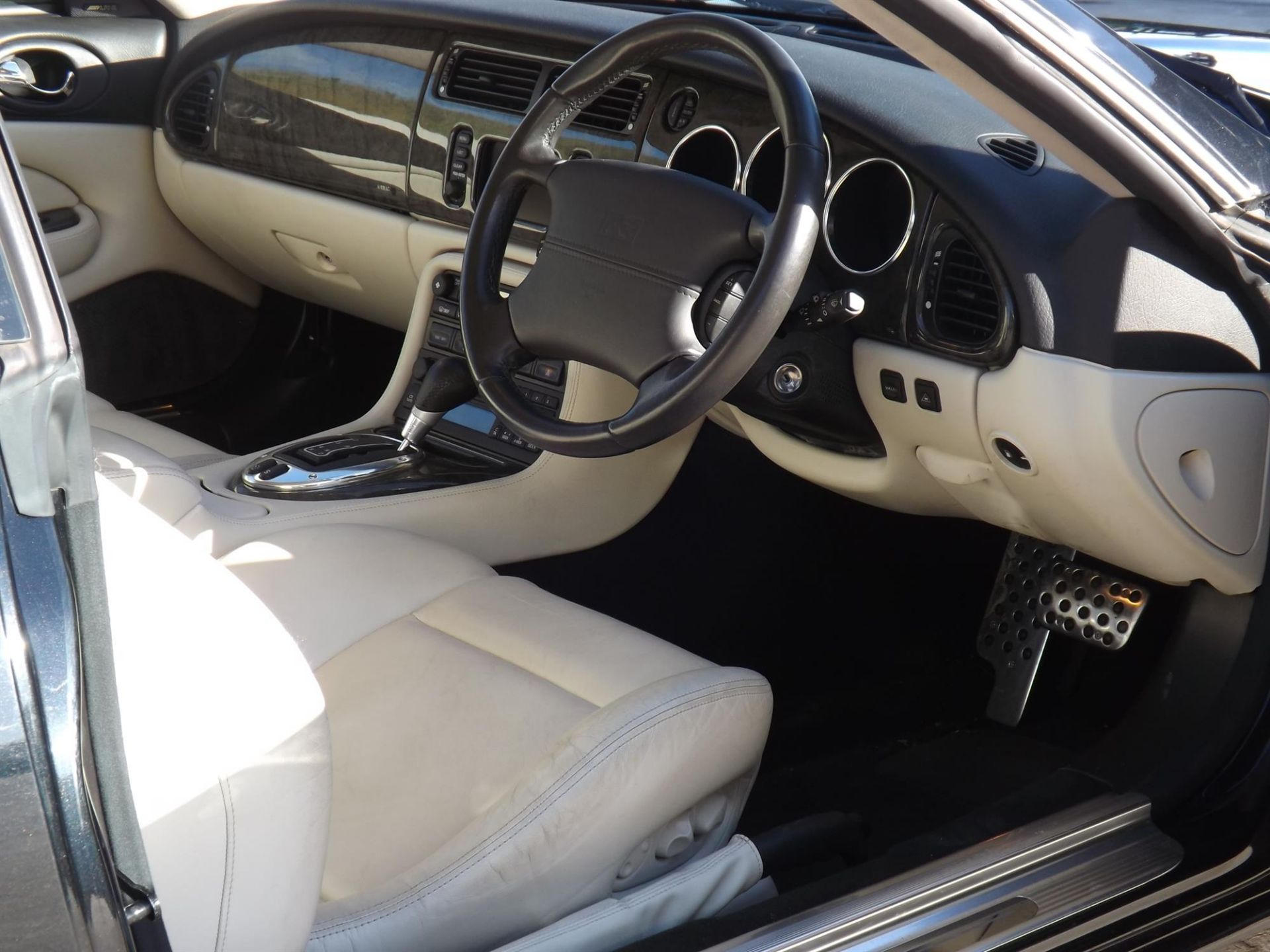 2005 Jaguar XKR (X100) - Image 2 of 10