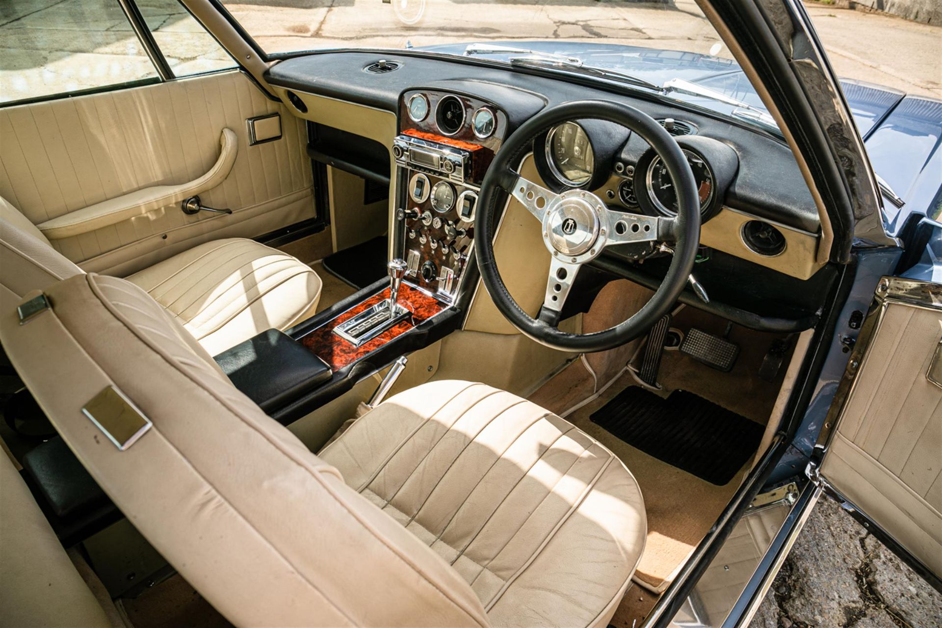 1969 Jensen Interceptor Mk1 - Image 2 of 10