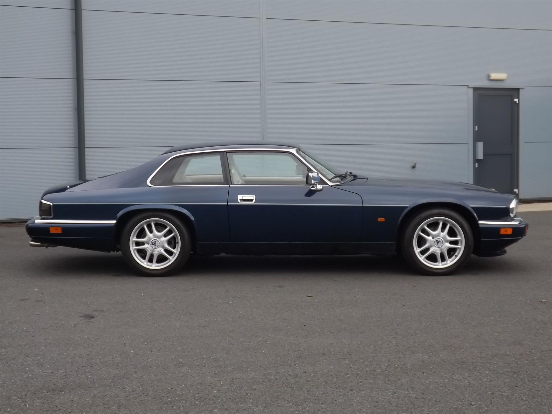 1996 Jaguar XJ-S 4.0-Litre coupé - Image 6 of 10