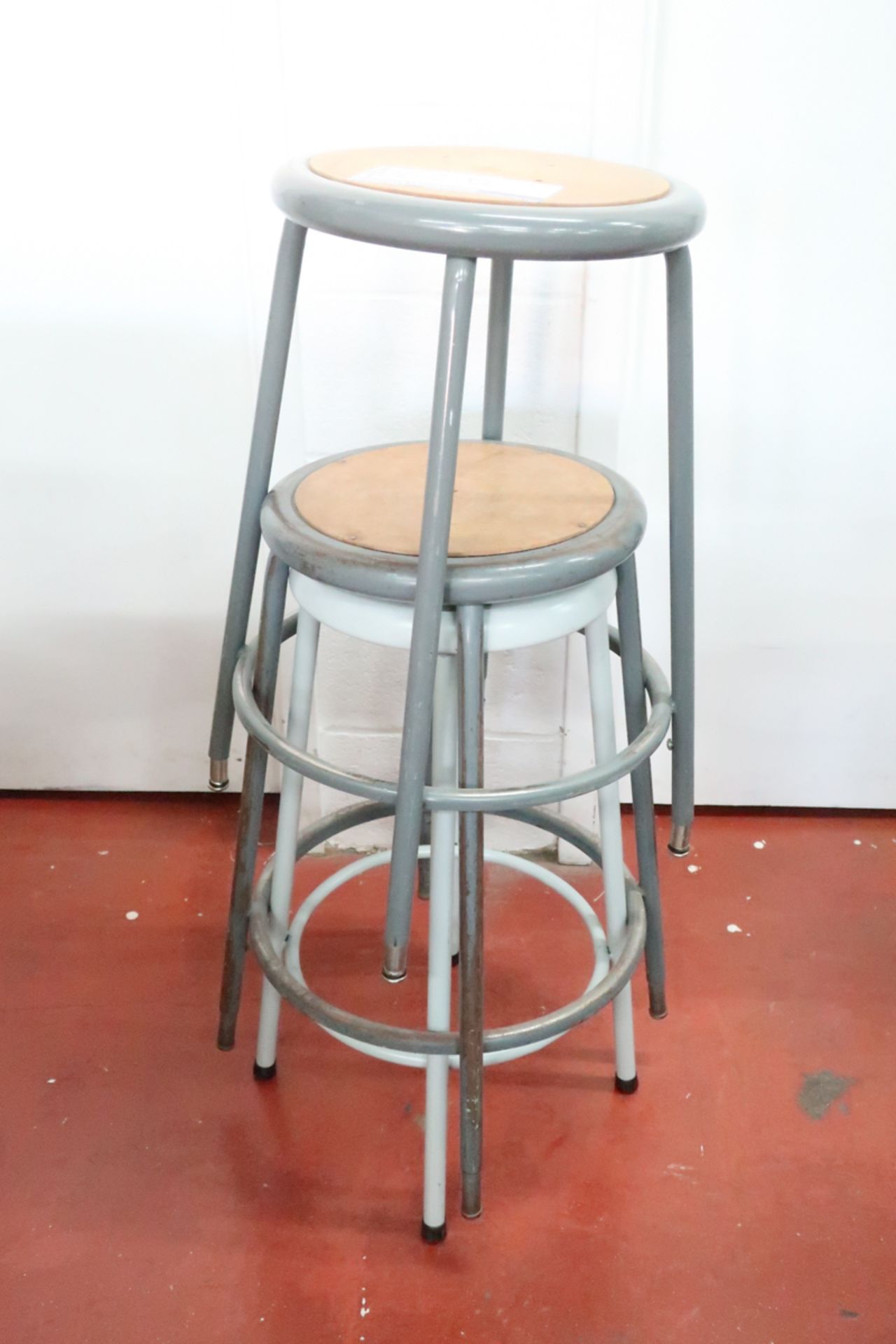 LOT OF 3 ASSORTED STOOLS