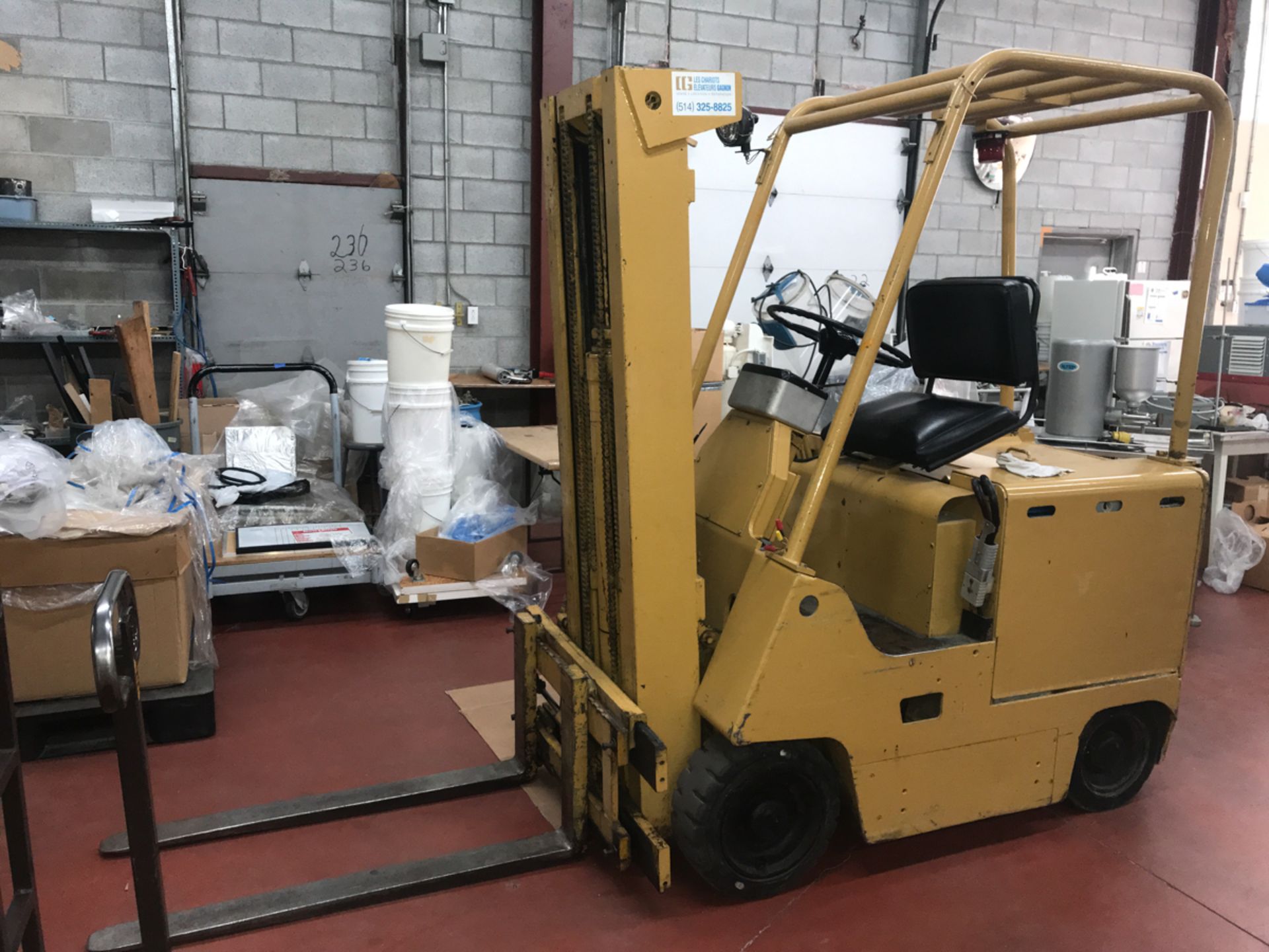 ELECTRIC FORKLIFT 1963 MUSSENS WITH CARGER VULCAN 36amp - Image 8 of 8