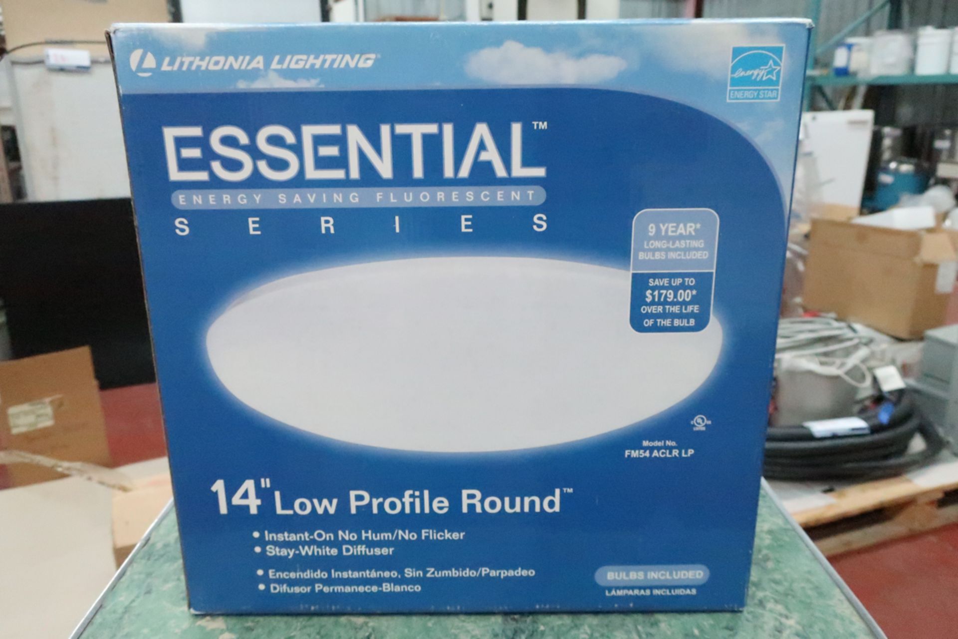 14" low profile light Plafonnier (new)