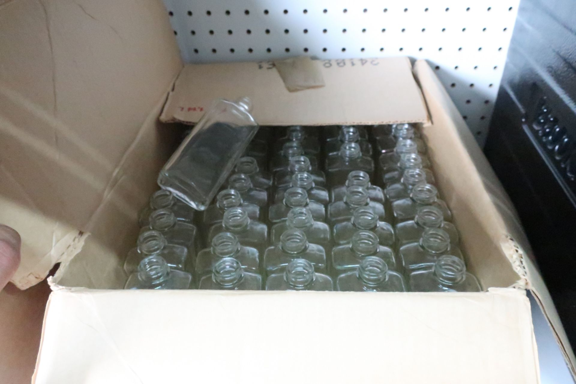 LOT OF 64 GLASS JARS 110ml - Image 2 of 2