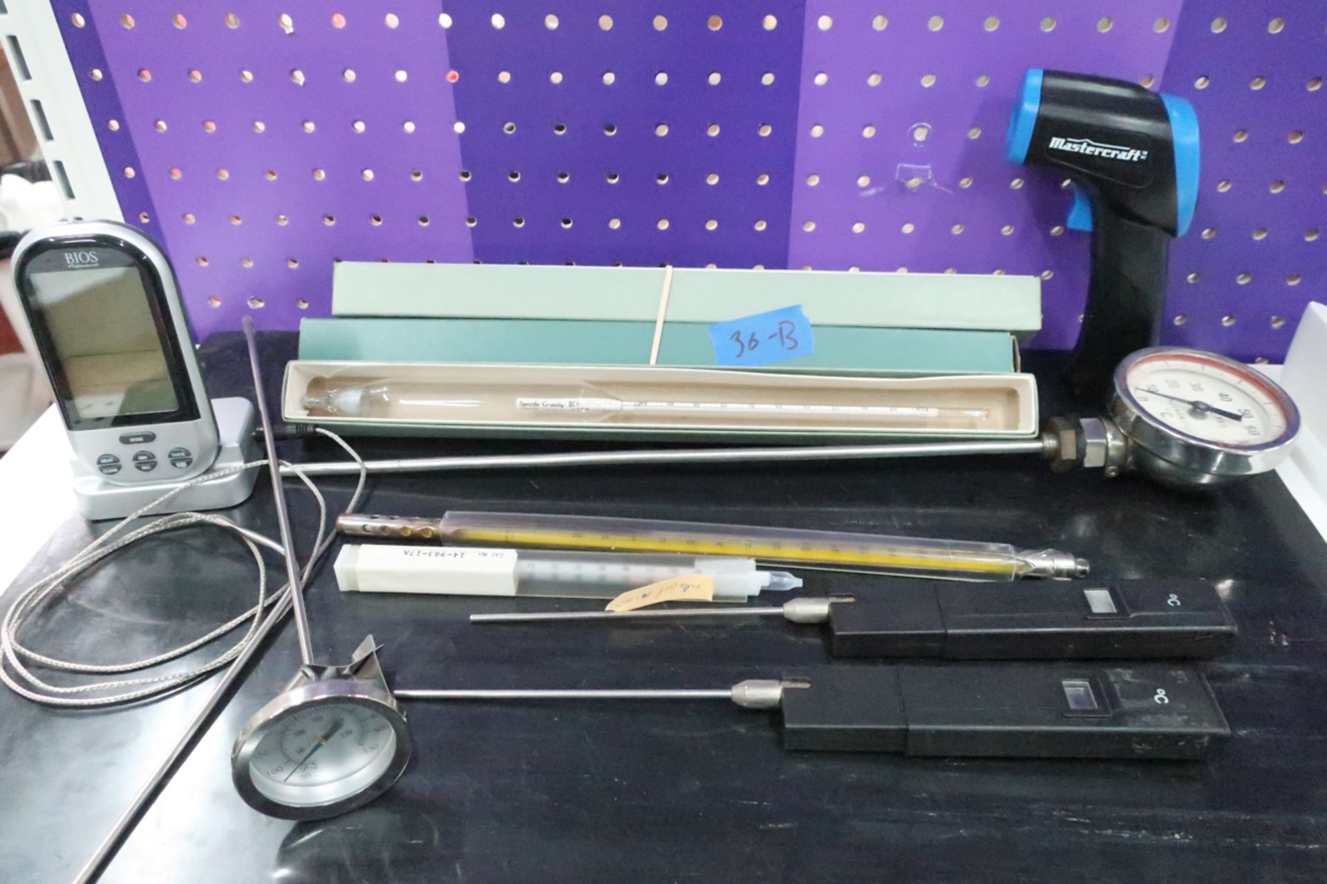 LOT OF LAB EQUIPMENT : THERMOMETERS & HYDROMETERS