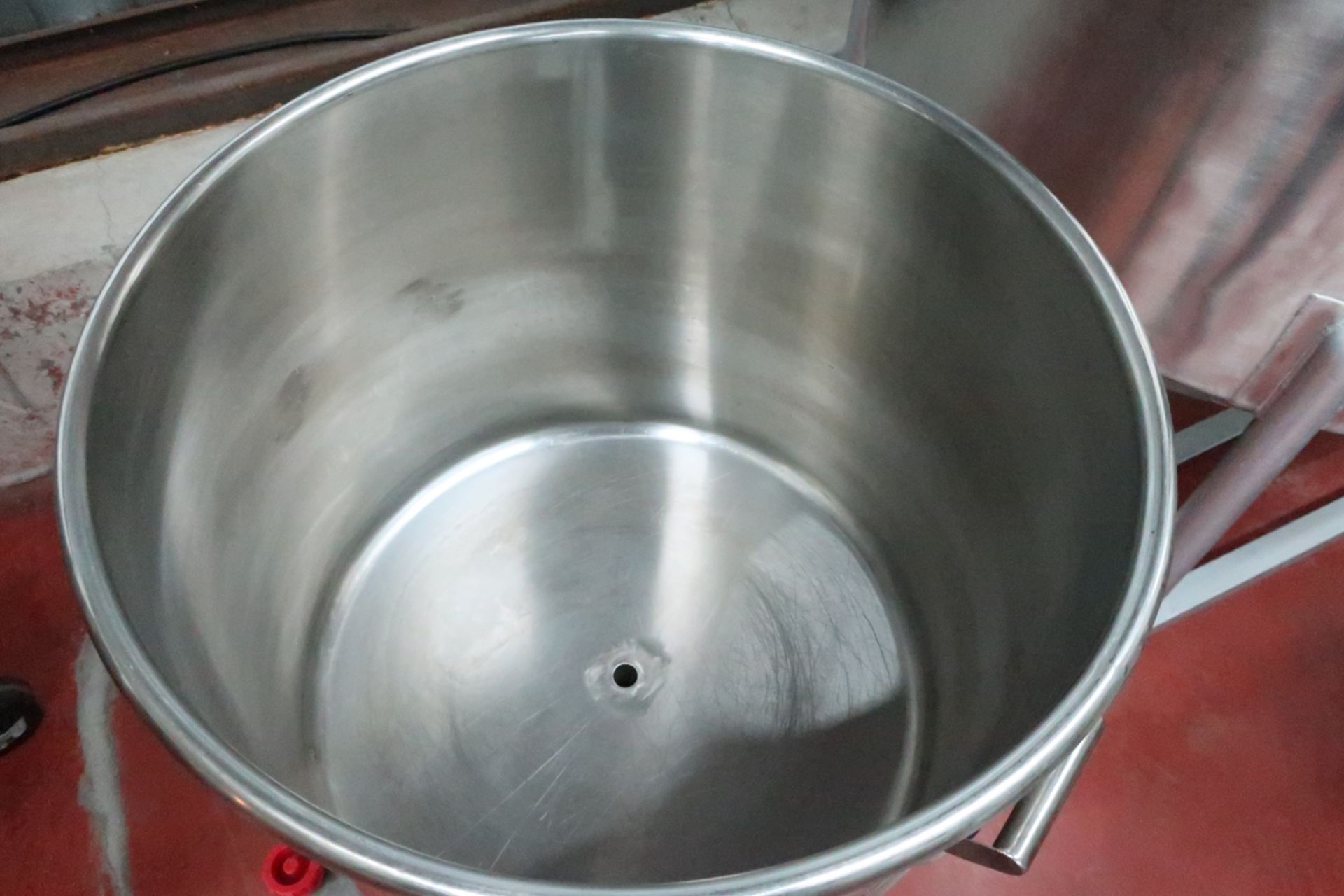 stainless steel bowl with 304 stainless steel cover on tripod with drain 50L - Image 2 of 2