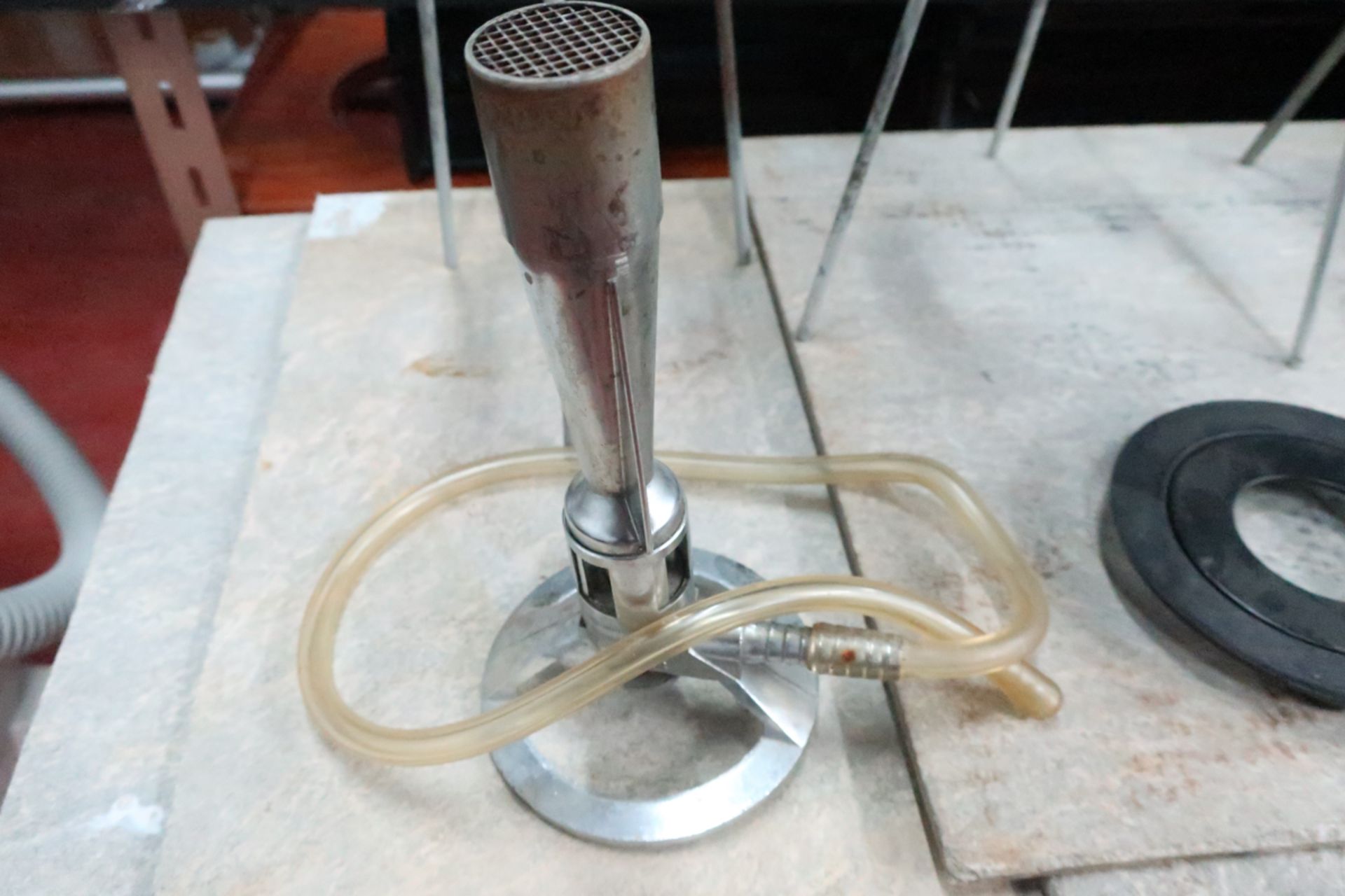 BUNSEN BURNER WITH STANDS AND HEAT PLATES - Image 2 of 3