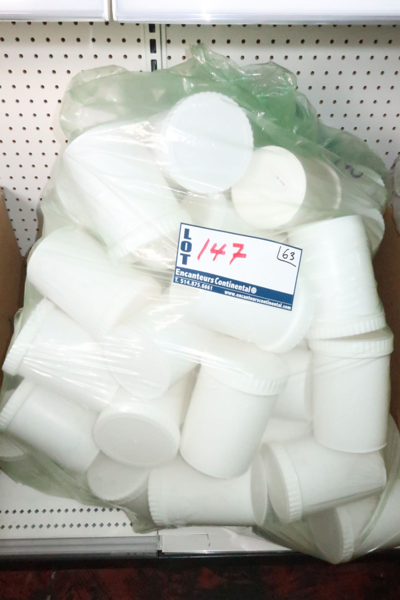 LOT OF 63 PLASTIC JARS WITH COVERS 1L - Image 2 of 2