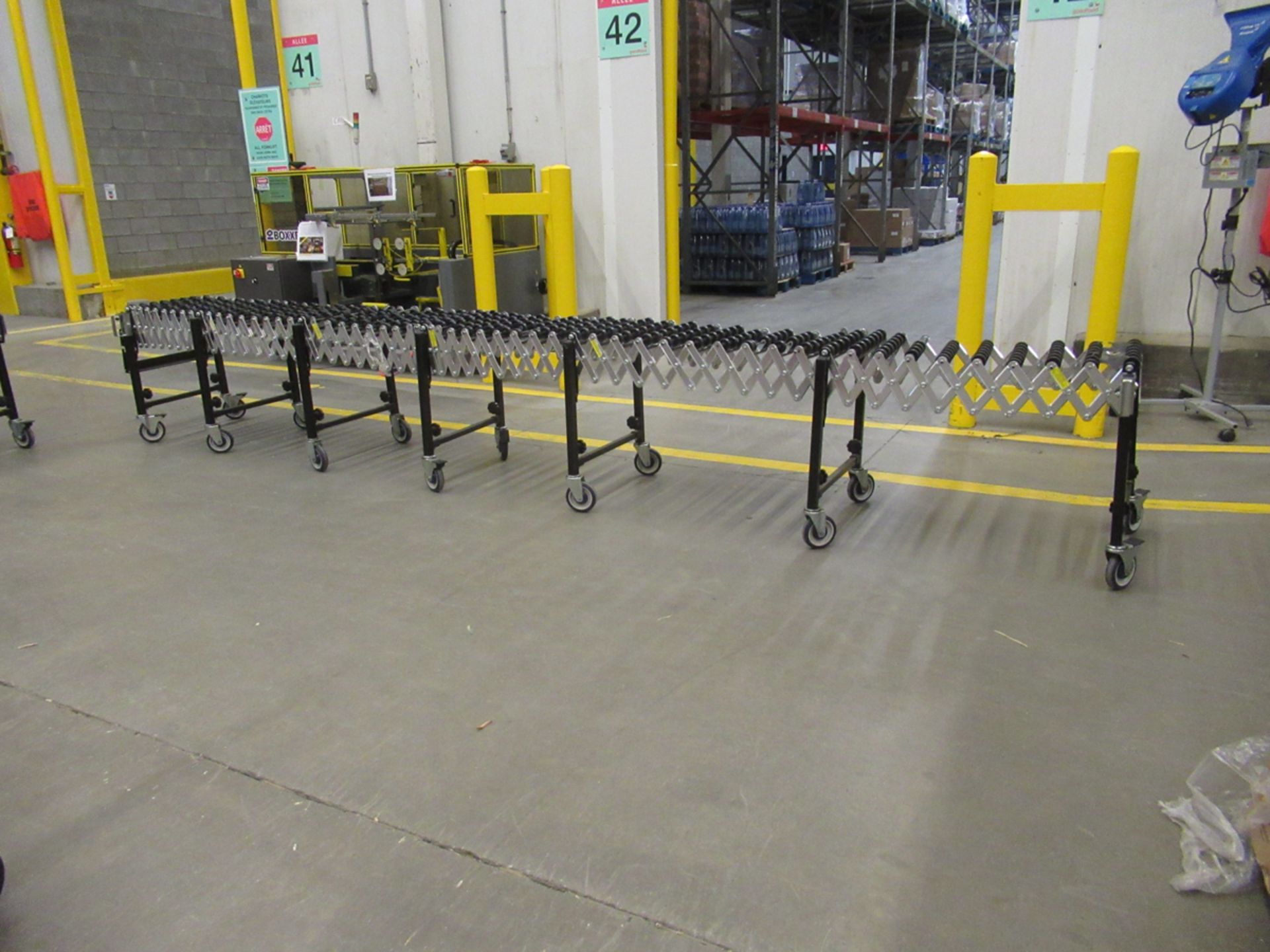 ULINE EXPANDABLE CONVEYOR 7,-24' X 24" - Image 2 of 4