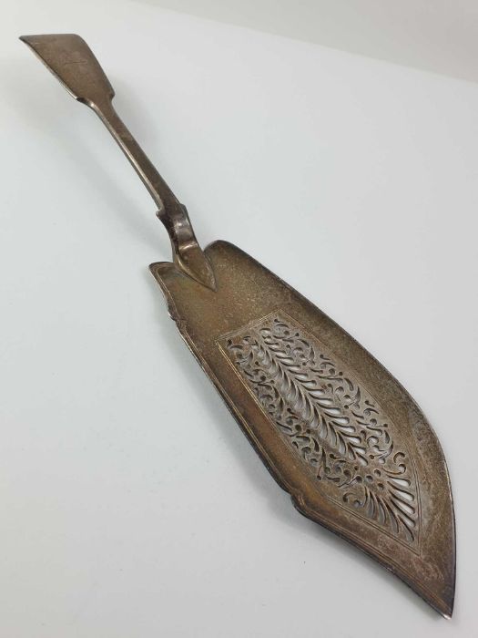 A n early 19th century silver fish slice, London,