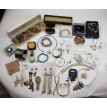 Box of assorted costume jewellery