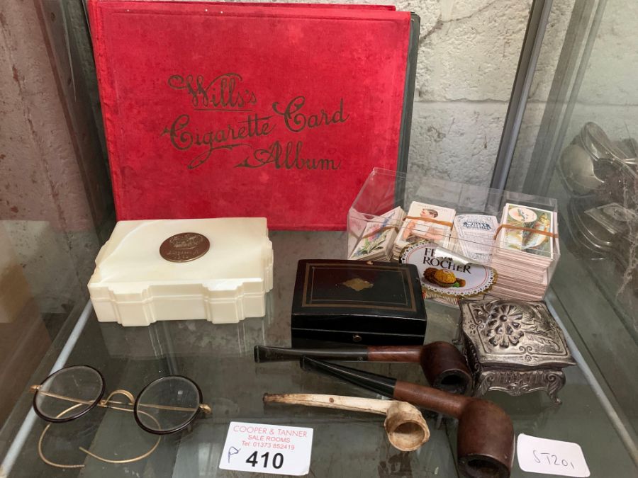 Collectables to include smoking pipes, cigarette c
