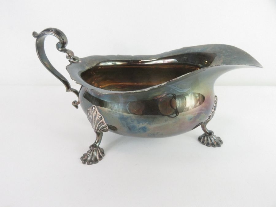 A silver sauce boat, on three splayed feet, Birmin - Image 2 of 3