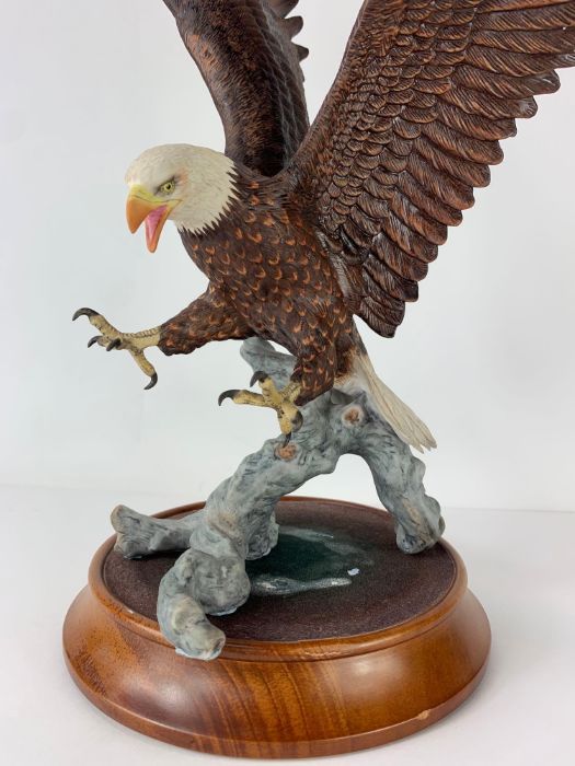 A Franklin Mint ceramic figure 'American Majesty' - Image 2 of 4