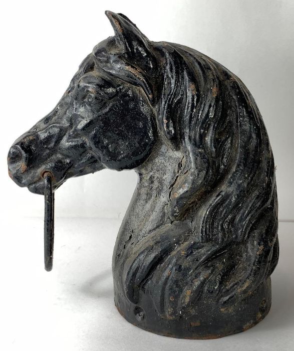 A 20th century painted cast iron horse stable tie - Image 3 of 4