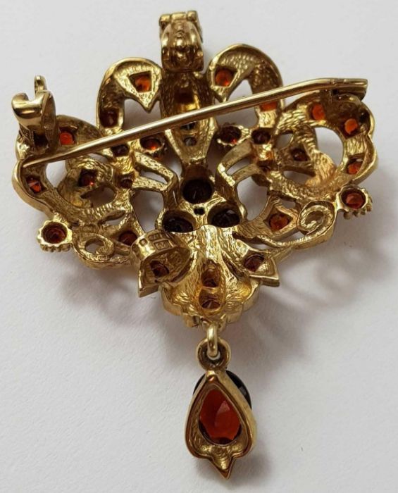 A 9ct gold garnet pendant/brooch, 5.5cm long inclu - Image 5 of 5