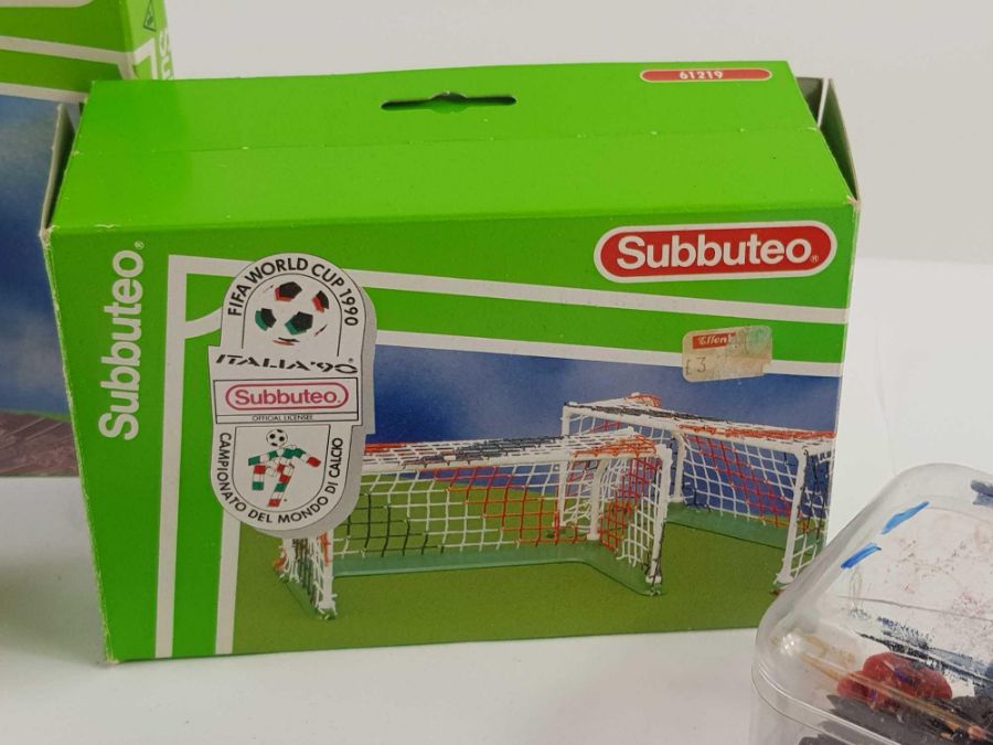 A collection of boxed Subbuteo teams to include Br - Image 10 of 14