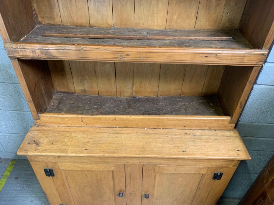 A pine two section dresser, with two fitted shelve - Image 3 of 5