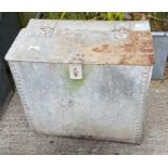 Galvanised riveted container with lid
