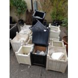 Good quantity of plastic & wooden planters