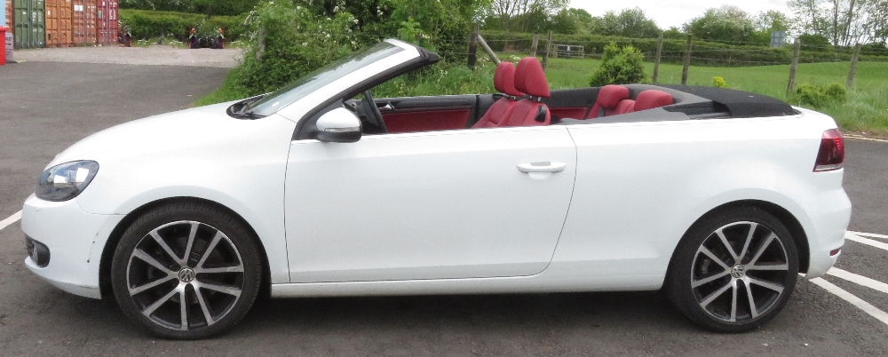 Volkswagen Golf TSI convertible, white, registered - Image 33 of 36