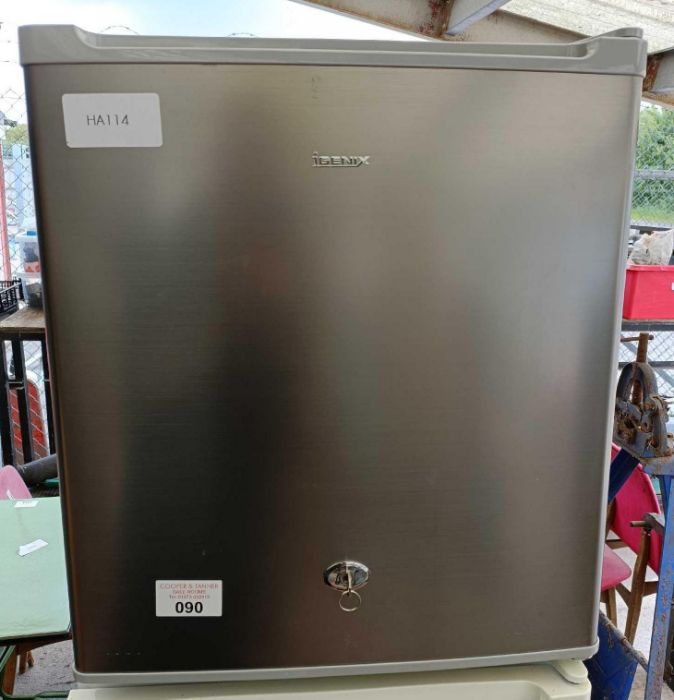 Counter top fridge by Igenix with lockable door