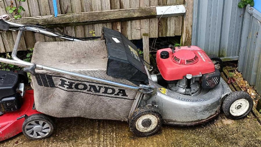 Honda HR2150 petrol mower