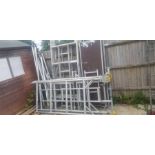 Scaffold tower unit