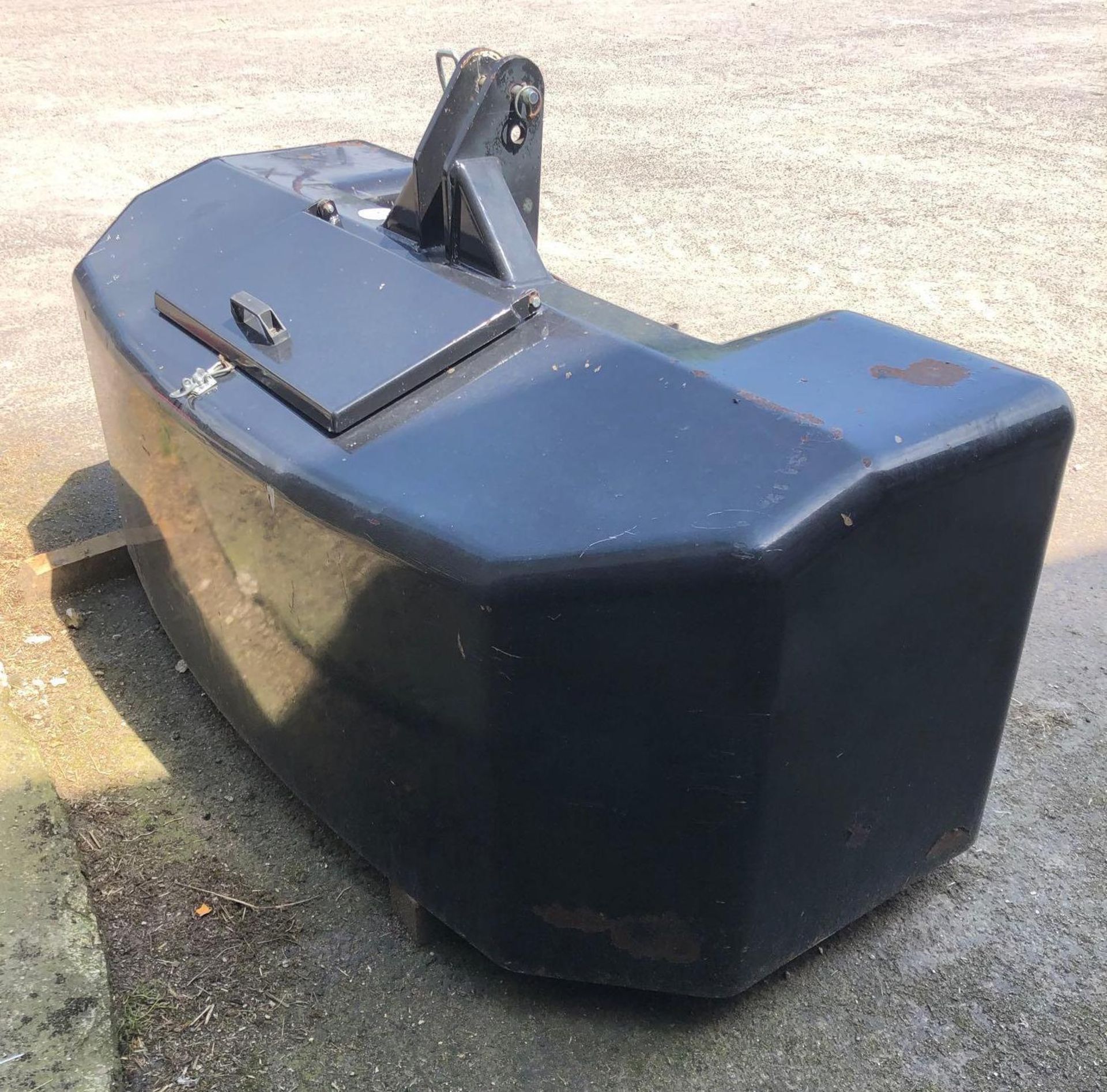 Lynx 1600kg Tractor Weight Block