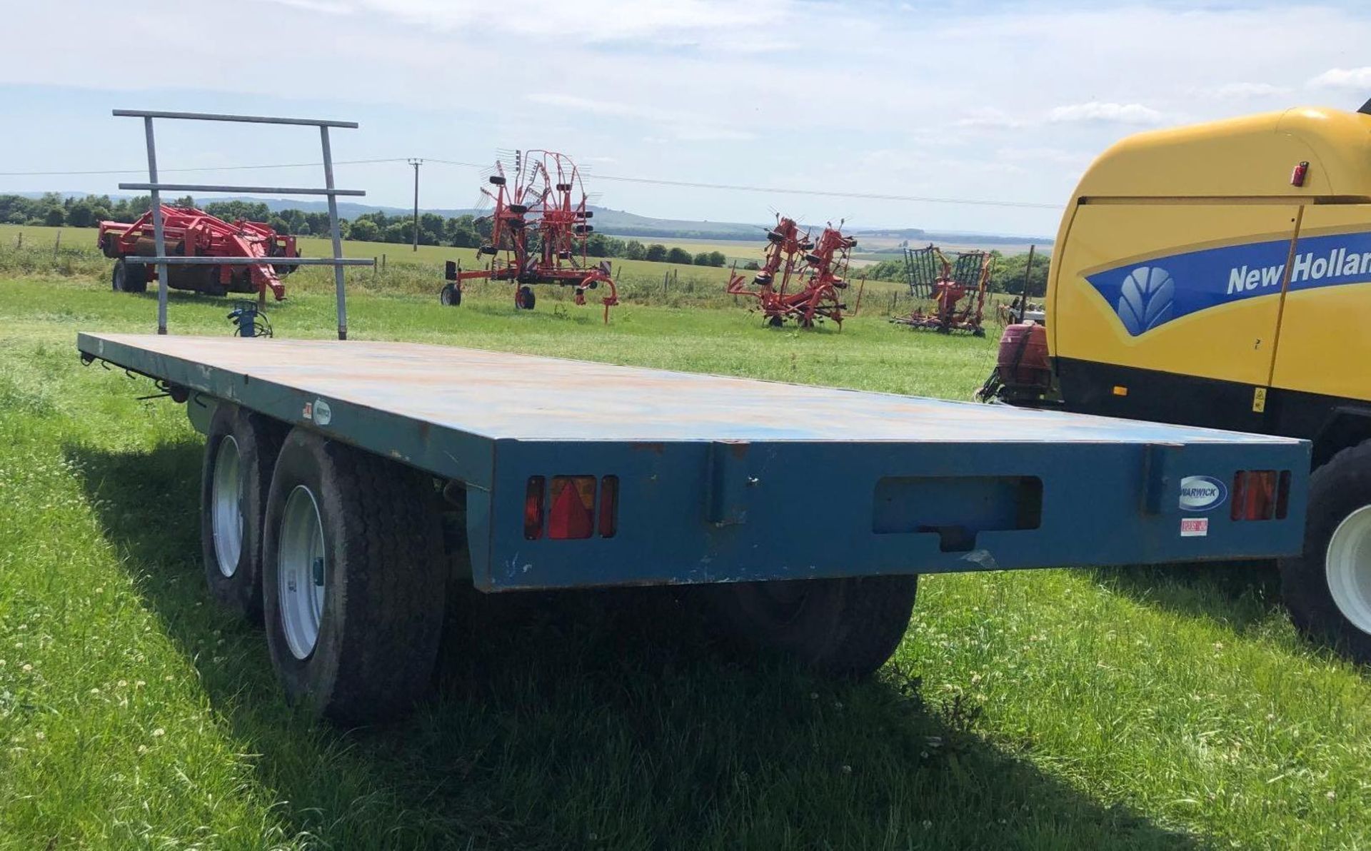 Warwick 25ft Twin Axle Bale Trailer c/w Lights & Hydraulic Brakes - Image 2 of 5