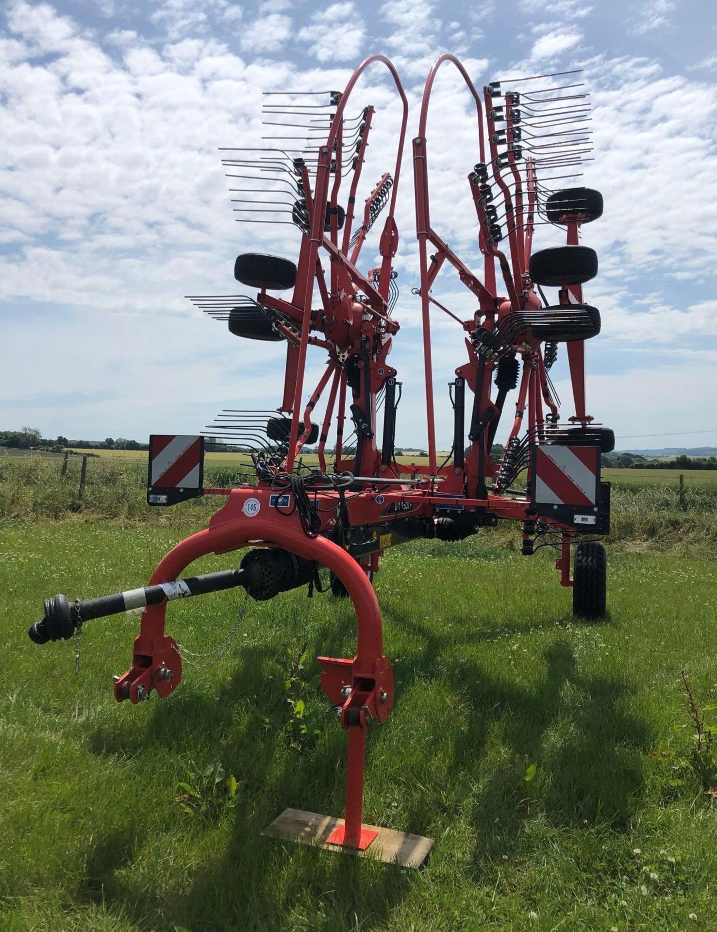 Kuhn Trailed GA7501+ Rotary Rake (2020)(As New) - Image 3 of 5