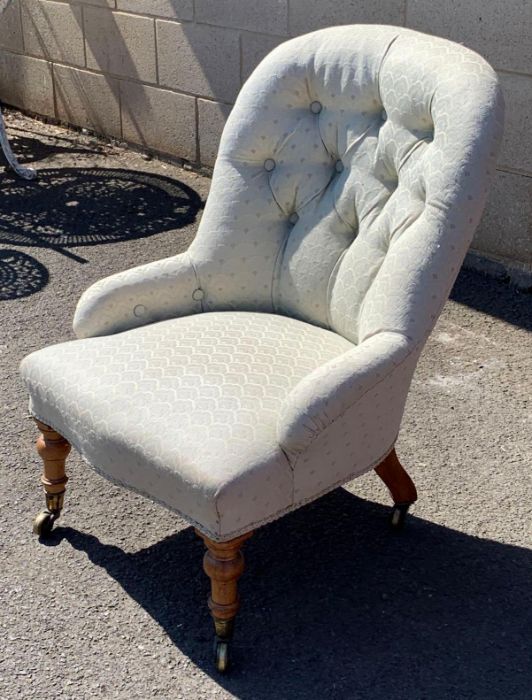 A Victorian button back armchair, with a spoon sh - Image 2 of 4