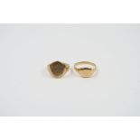 An 18ct gold signet ring, finger size M, 4.27g gro