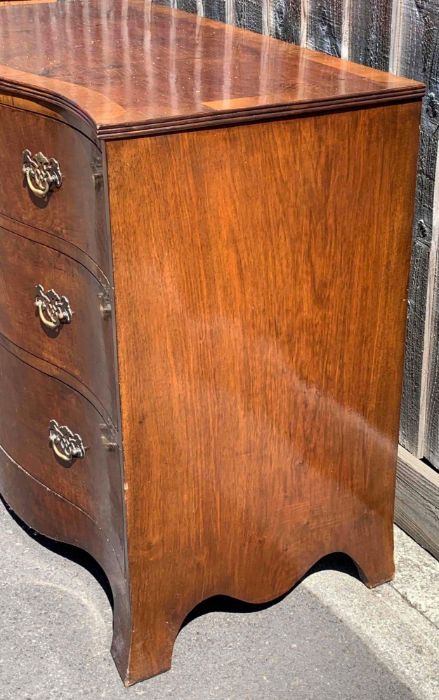 A 20th century walnut chest of two s - Image 4 of 6