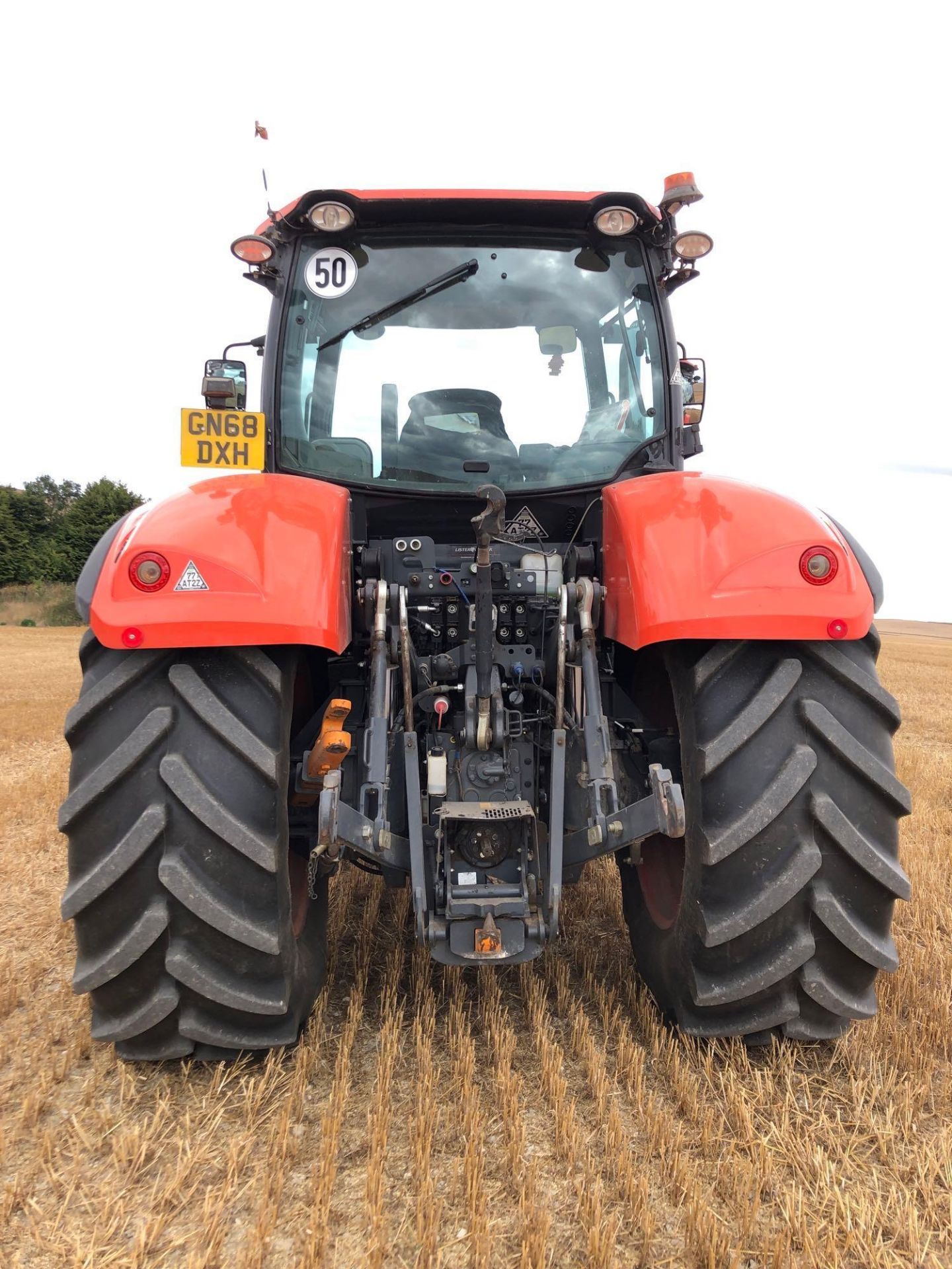 Kubota M7172 Premium KVT 4w Tractor. 4 Cylinder, Front Linkage & PTO, Rear Wheel Weights, 4 Spool - Image 4 of 10