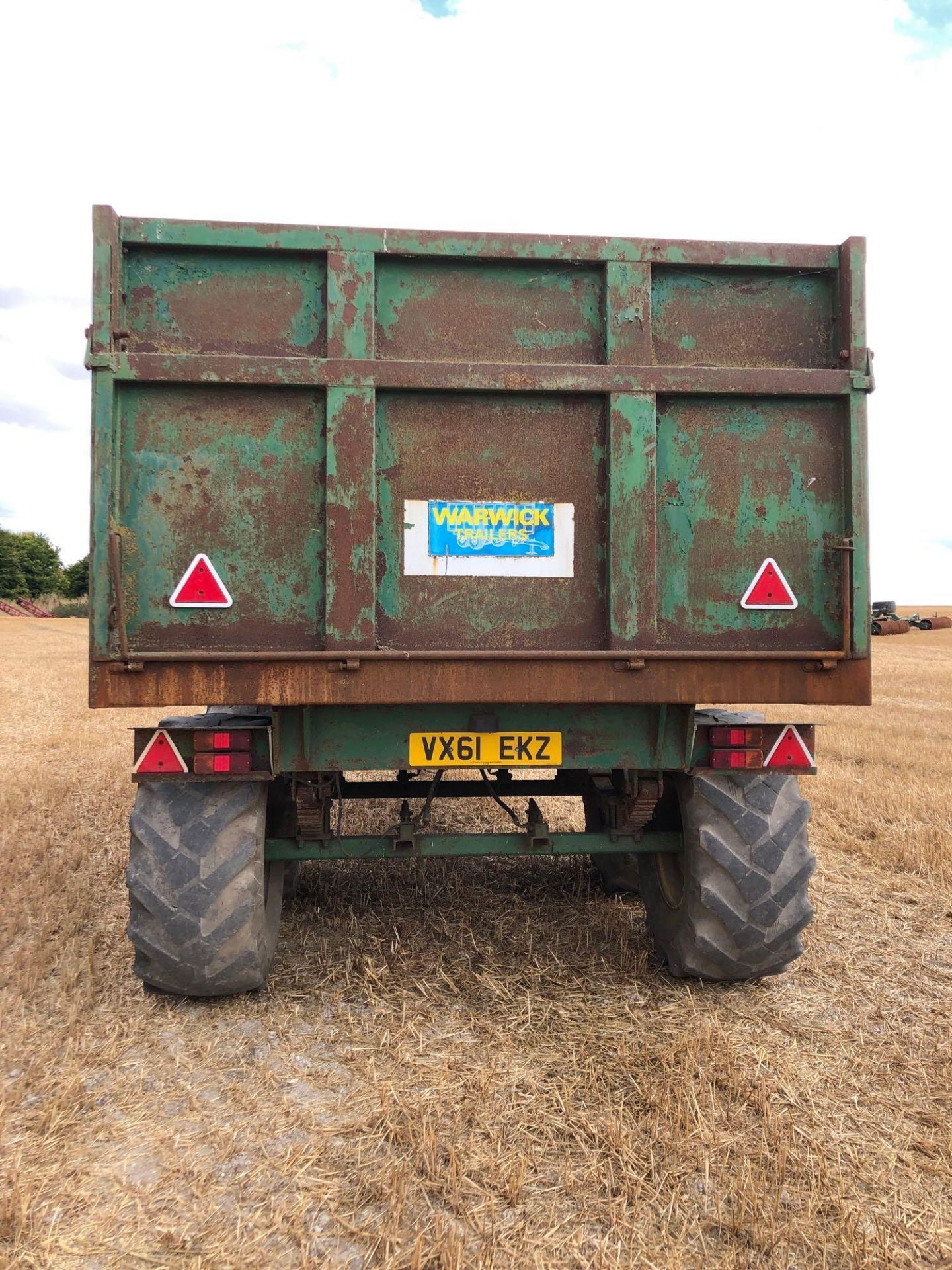 Warwick 11T Twin Axle Manual Tail Gate Grain Trailer (1985) - Image 4 of 5