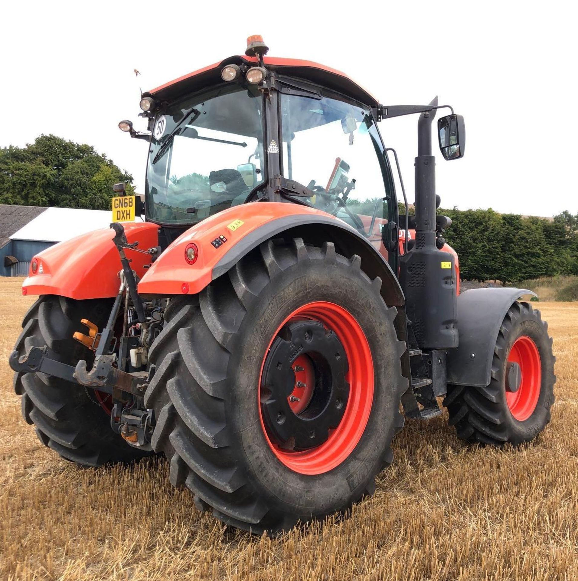 Kubota M7172 Premium KVT 4w Tractor. 4 Cylinder, Front Linkage & PTO, Rear Wheel Weights, 4 Spool - Image 5 of 10