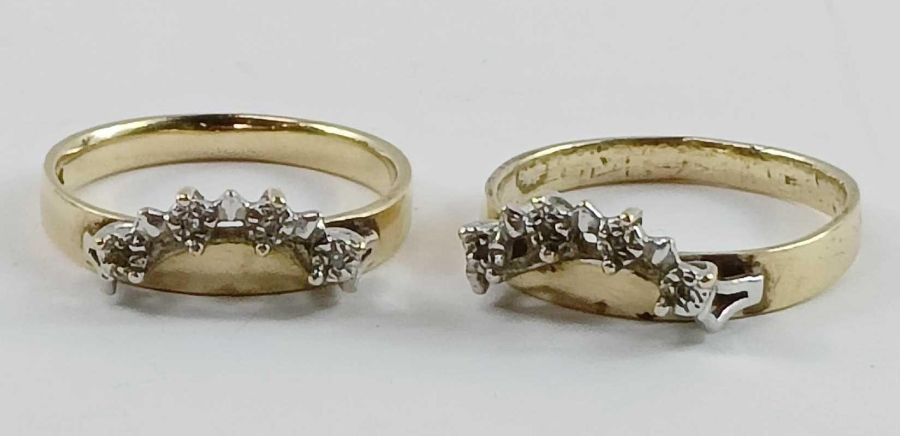 A pair of unusual 9ct gold band rings,