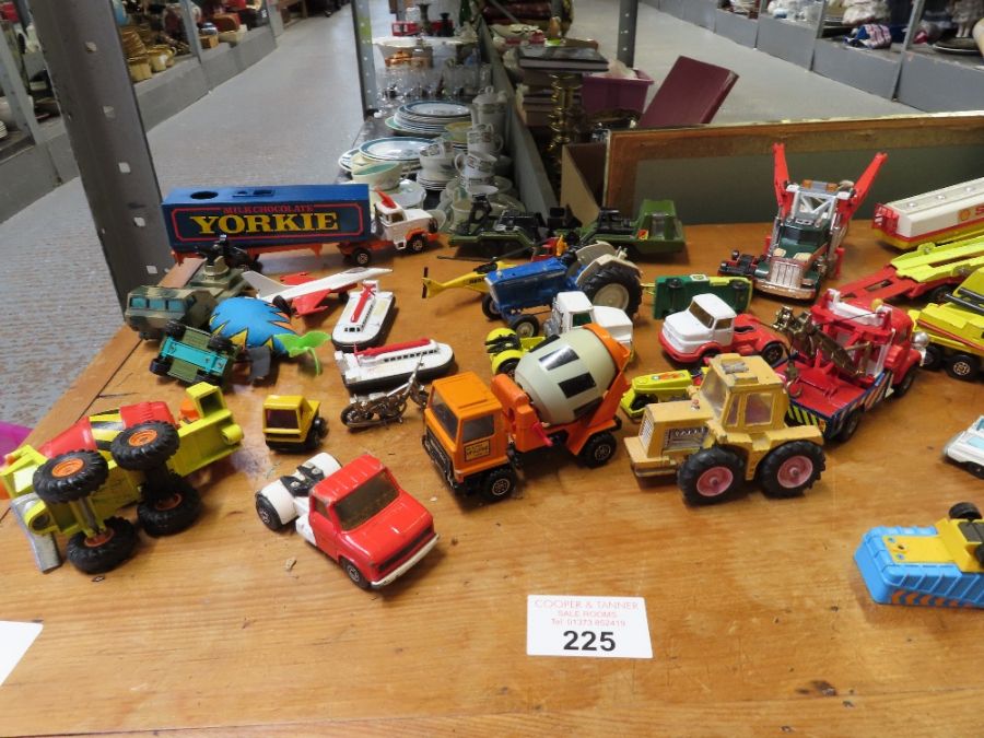 Collection of Matchbox cars and carriages along wi - Image 3 of 7